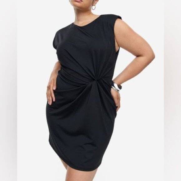 Twist-detail Dress - Picture 5 of 5